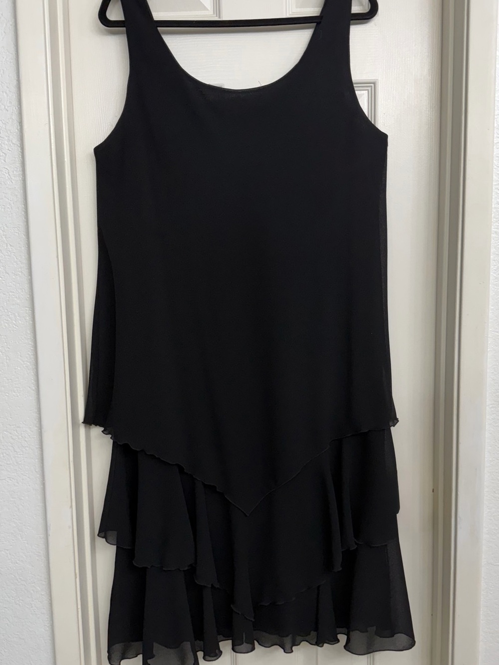 7178 Cattiva Saks Fifth Avenue Black Asymmetrical Tiered Chiffon Dress Size 16